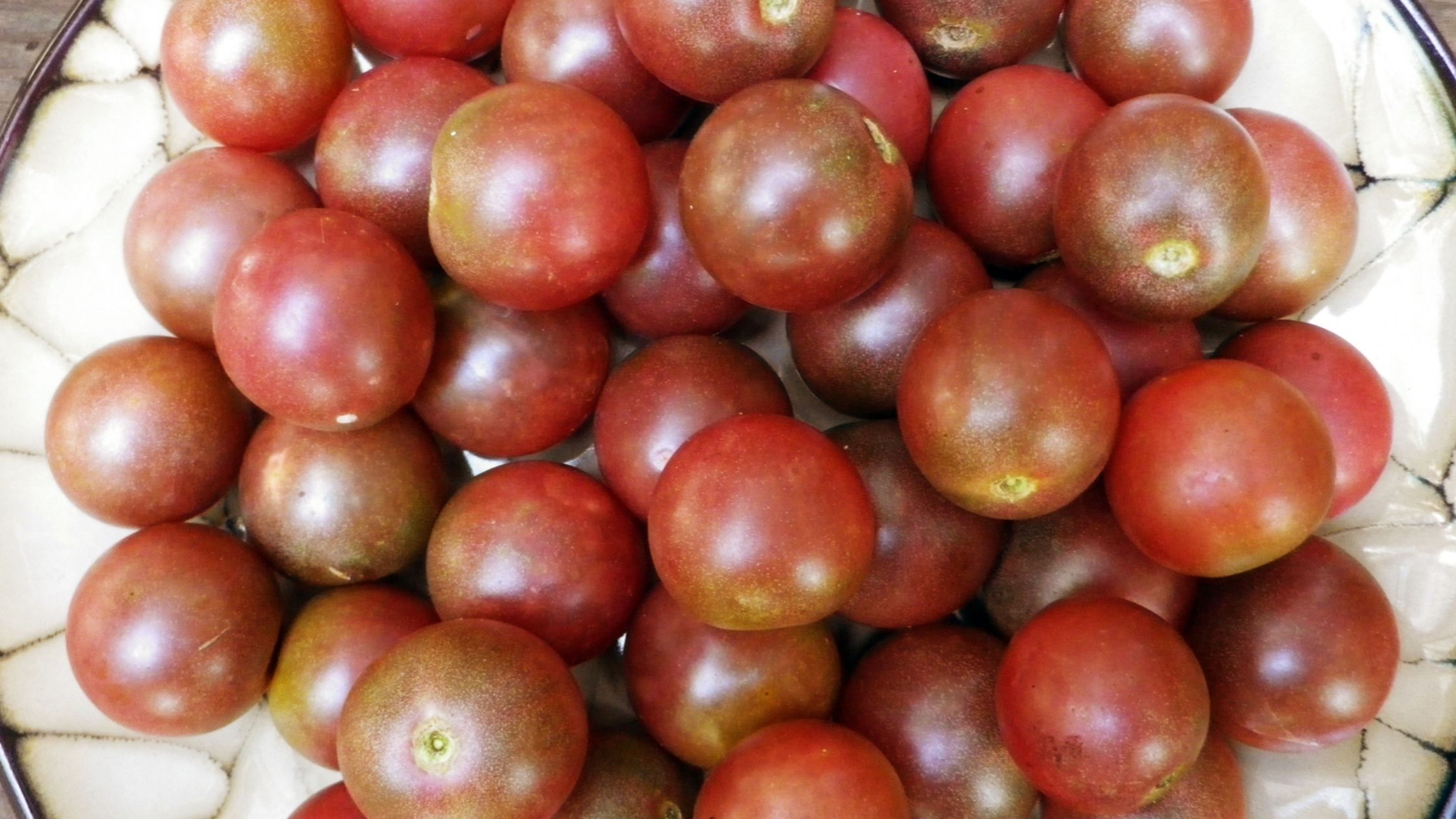 Black Cherry Tomato (mini vegetables)